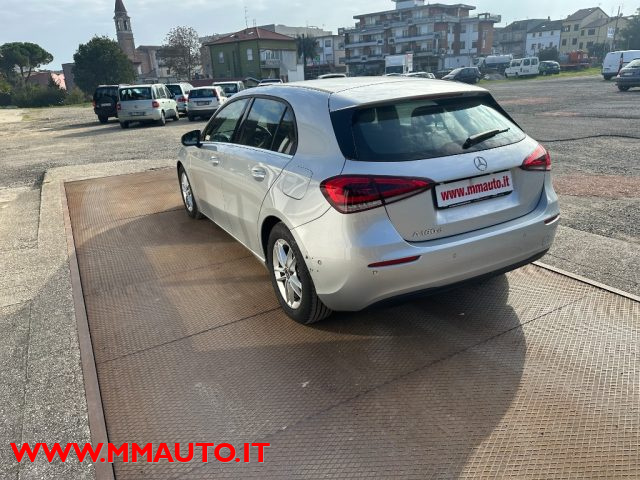 MERCEDES-BENZ A 180 d Automatic   BUSINESS  EXTRA NAVIG!!!! Immagine 3