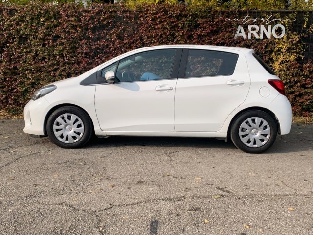 TOYOTA Yaris 1.0 5 porte Cool Immagine 3