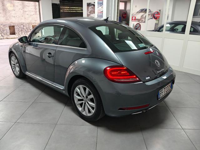 VOLKSWAGEN Maggiolino 2.0 TDI Design BlueMotion Technology Immagine 2