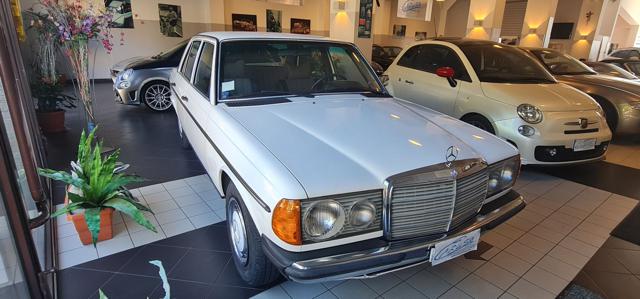 MERCEDES-BENZ 250 250  W123 *CONDIZIONI SPLENDIDE E ORIGINALISSIME* Immagine 0