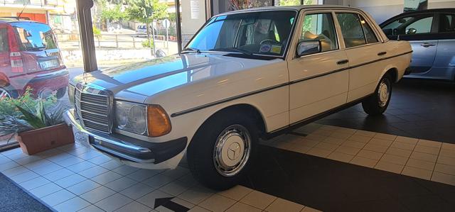 MERCEDES-BENZ 250 250  W123 *CONDIZIONI SPLENDIDE E ORIGINALISSIME* Immagine 3