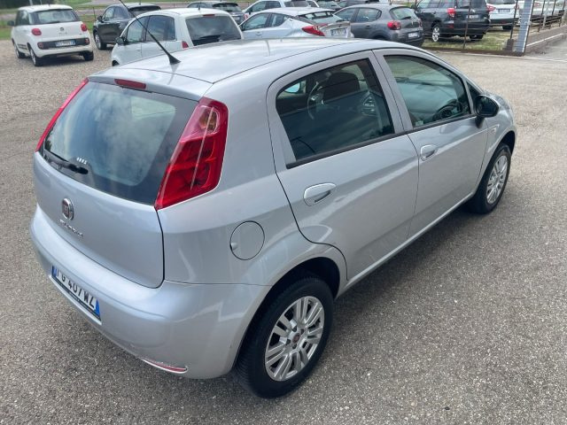 FIAT Punto 1.4 8V 5 porte Natural Power Lounge Immagine 4