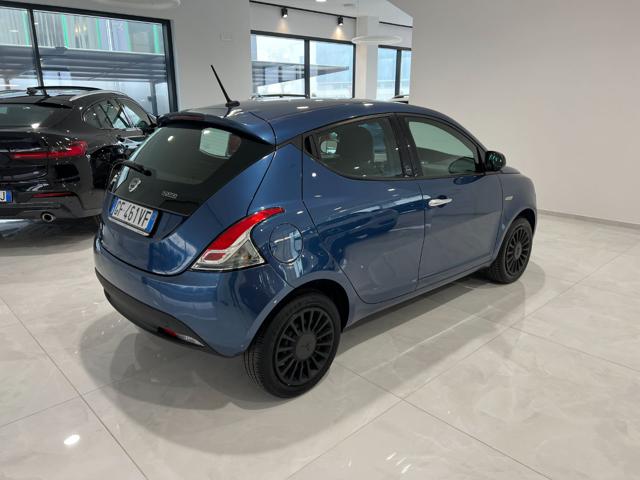 LANCIA Ypsilon 1.0 FireFly 5 porte S&S Hybrid Ecochic Silver Neo. Immagine 3