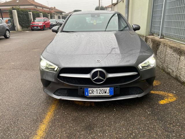 MERCEDES-BENZ CLA 180 d Automatic Sport * UNICO PROPRIETARIO Immagine 1