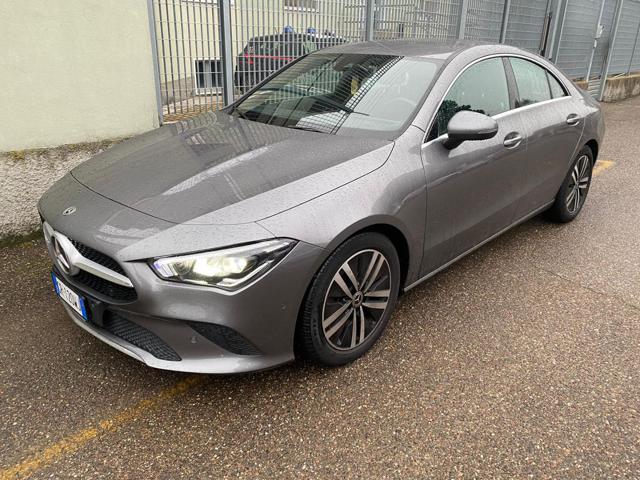 MERCEDES-BENZ CLA 180 d Automatic Sport * UNICO PROPRIETARIO Immagine 2