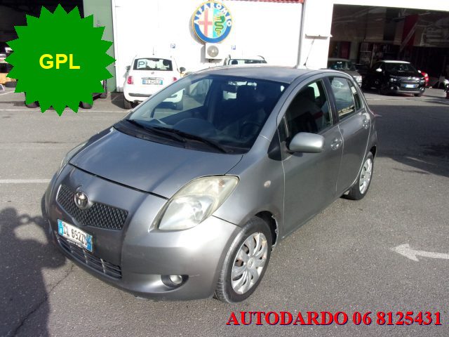 TOYOTA Yaris 1.3 5 porte Navi GPL Immagine 3