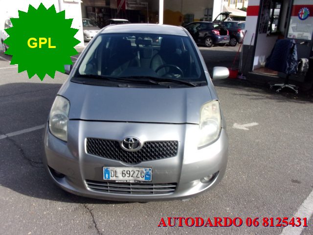 TOYOTA Yaris 1.3 5 porte Navi GPL Immagine 1