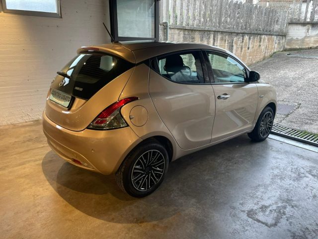 LANCIA Ypsilon 1.0 FireFly 5 porte S&S Hybrid Gold 70cv Immagine 4