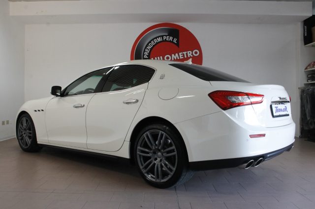 MASERATI Ghibli V6 Diesel 275 CV tetto Immagine 2