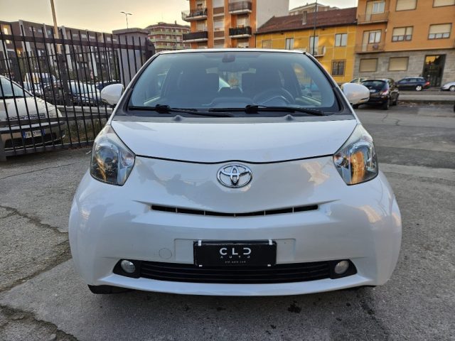 TOYOTA iQ 1.0 Active Immagine 1