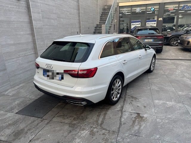 AUDI A4 Avant 35 TDI/163 CV S tronic Business Immagine 3