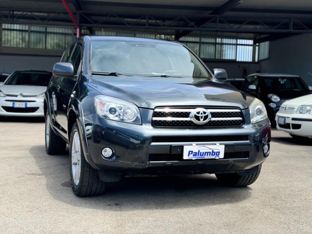 TOYOTA RAV 4 RAV4 2.2 D-4D 177 CV 4x4 Luxury Immagine 2