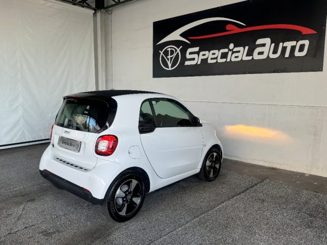 SMART ForTwo EQ Racingreen Immagine 4