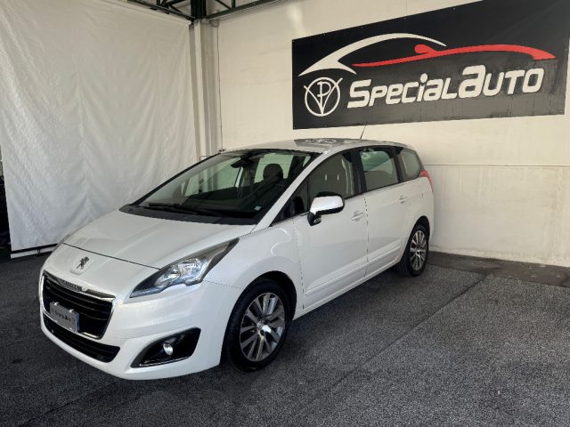 PEUGEOT 5008 2.0 HDi 163CV aut. comandi Disabili Immagine 2