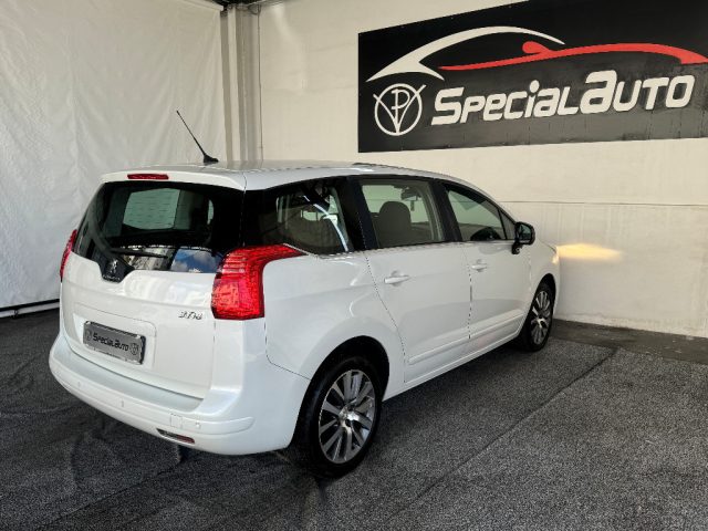 PEUGEOT 5008 2.0 HDi 163CV aut. comandi Disabili Immagine 4