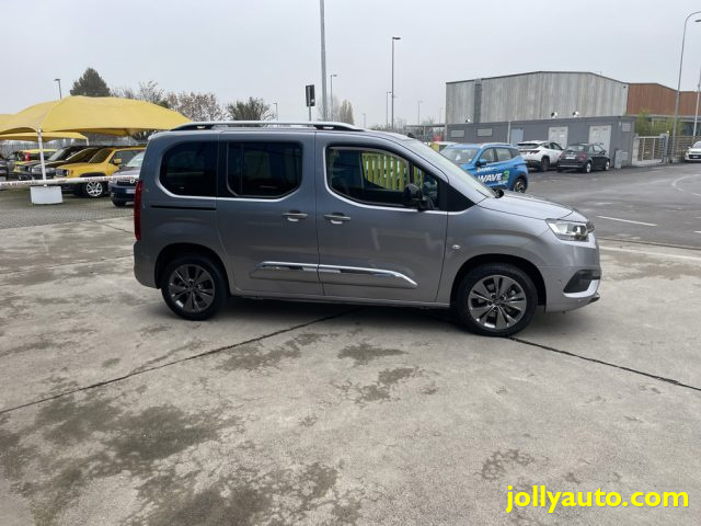 TOYOTA Proace City Verso 1.2 130 CV S&S A/T Luxury Immagine 3