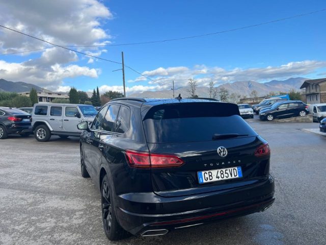 VOLKSWAGEN Touareg 3.0 V6 TSI R LINE Immagine 2