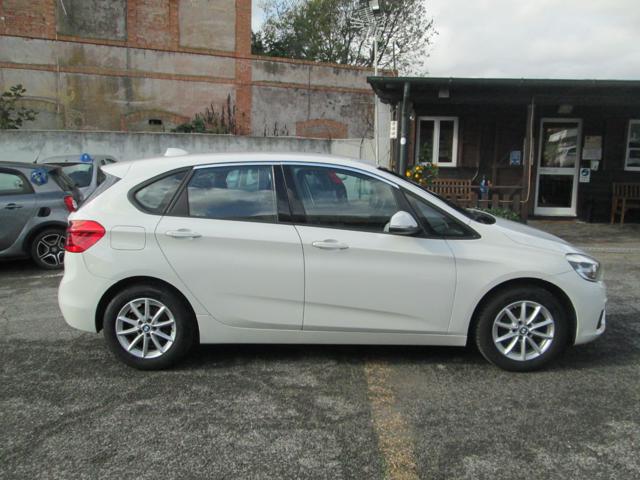 BMW 218 d Active Tourer Luxury Immagine 1