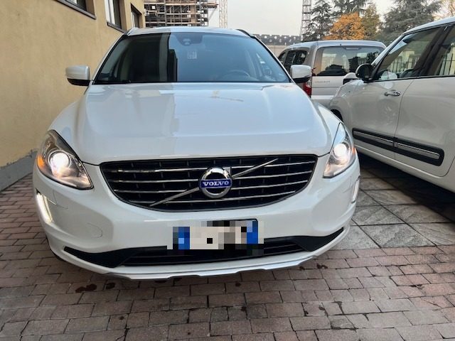 VOLVO XC60 D4 Geartronic Summum TETTO APRIBILE Immagine 1