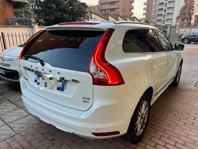 VOLVO XC60 D4 Geartronic Summum TETTO APRIBILE Immagine 3