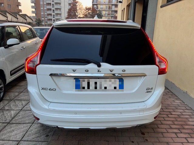 VOLVO XC60 D4 Geartronic Summum TETTO APRIBILE Immagine 4