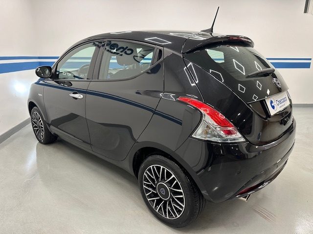 LANCIA Ypsilon 3ª serie -  1.0 FireFly 5 porte S&S Hybrid plati Immagine 3