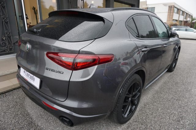 ALFA ROMEO Stelvio 2.2mjt210 AT8 Q4 VELOCE Immagine 2