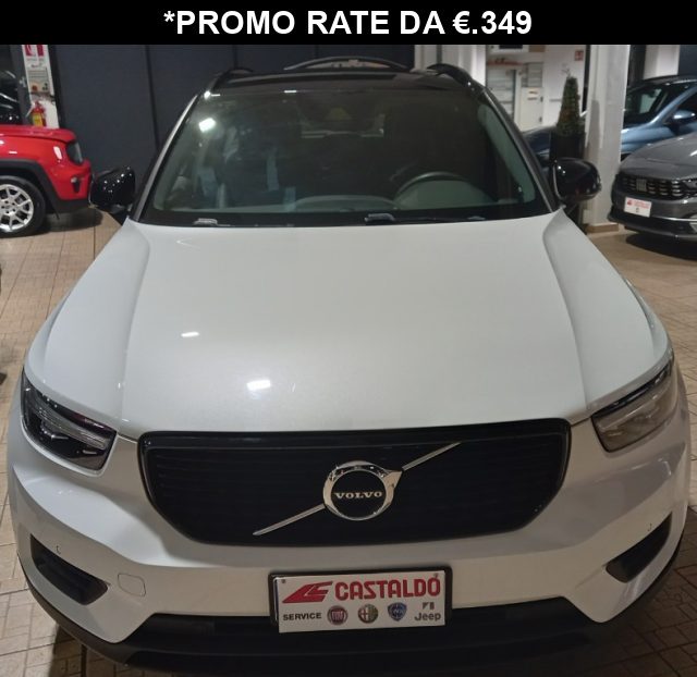 VOLVO XC40 D3 AWD R-design Immagine 0