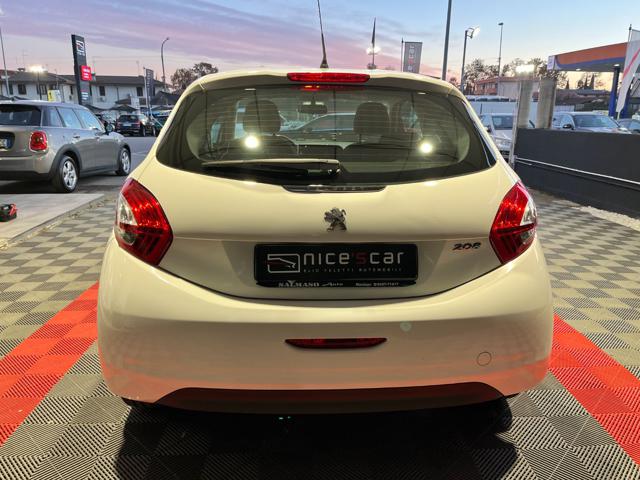 PEUGEOT 208 PureTech 82 3 porte Allure *OK NEOPATENTATO* Immagine 4