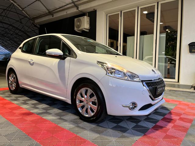 PEUGEOT 208 PureTech 82 3 porte Allure *OK NEOPATENTATO* Immagine 2