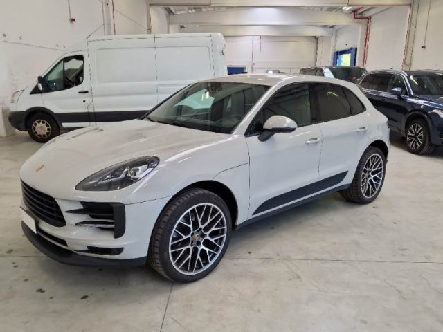 PORSCHE Macan 2.0 Immagine 3