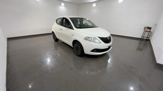 LANCIA Ypsilon 1.0 FireFly 5 porte S&S Hybrid Oro #Clima.Auto Immagine 2