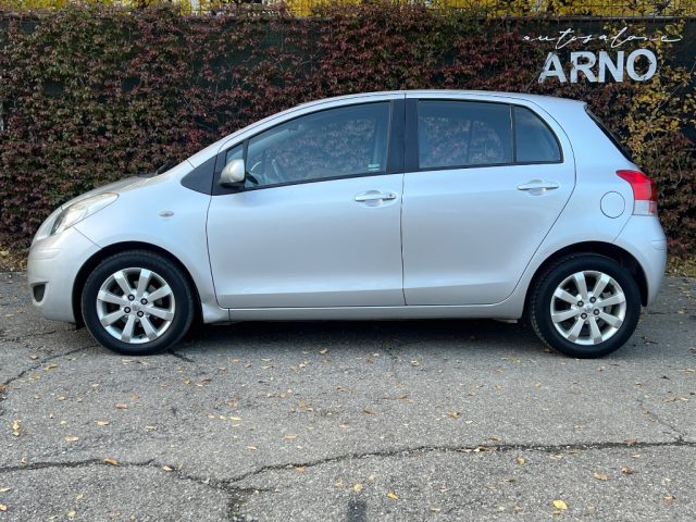 TOYOTA Yaris 1.3 5 porte Sol Immagine 3