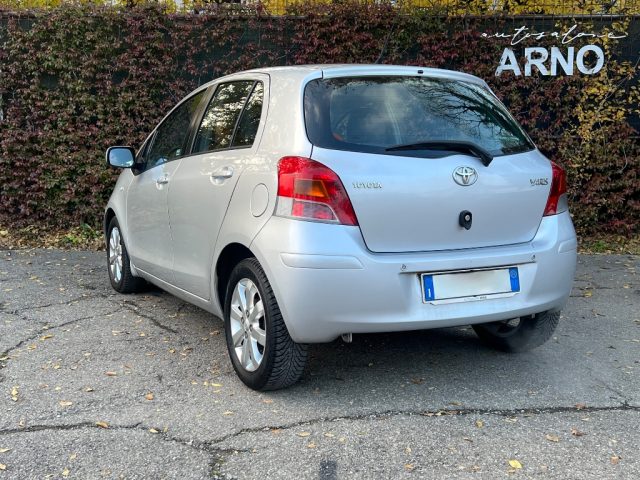 TOYOTA Yaris 1.3 5 porte Sol Immagine 4