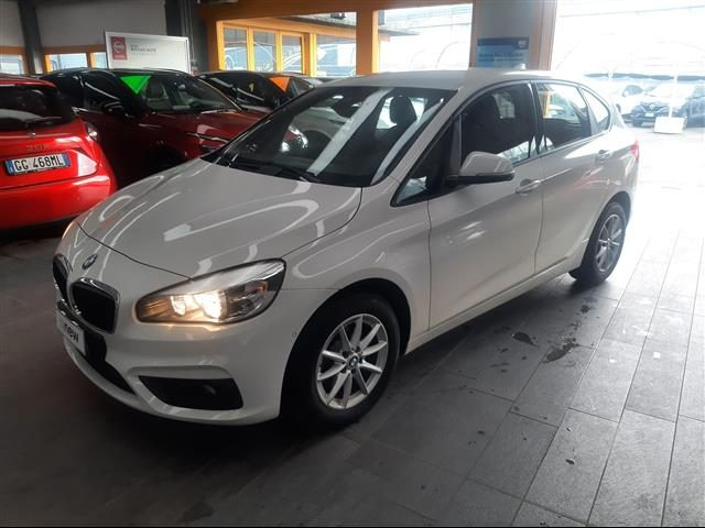 BMW 218 Serie 2 Active Tourer d Advantage Auto my15 Immagine 1