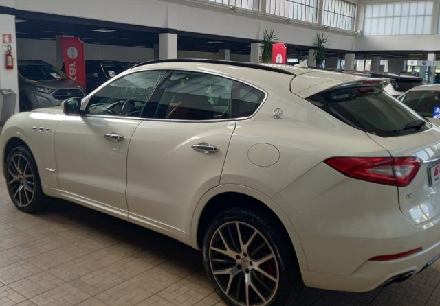 MASERATI Levante V6 AWD Gransport Immagine 3