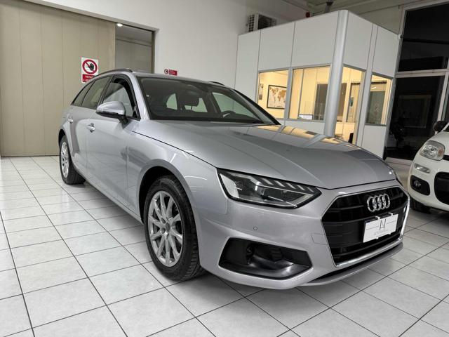 AUDI A4 Avant 30 TDI/136 CV S tronic Business Immagine 0