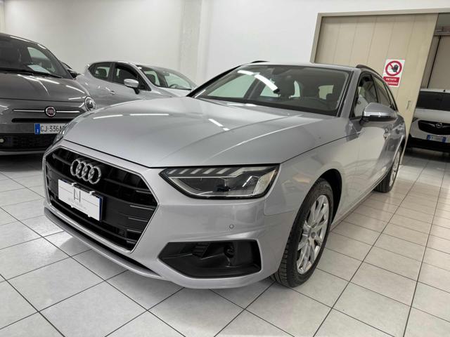 AUDI A4 Avant 30 TDI/136 CV S tronic Business Immagine 1