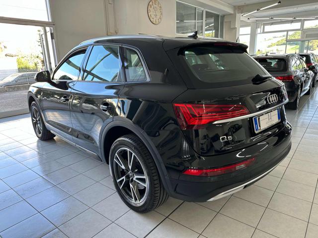 AUDI Q5 40 TDI 204 CV quattro S tronic Business Immagine 2