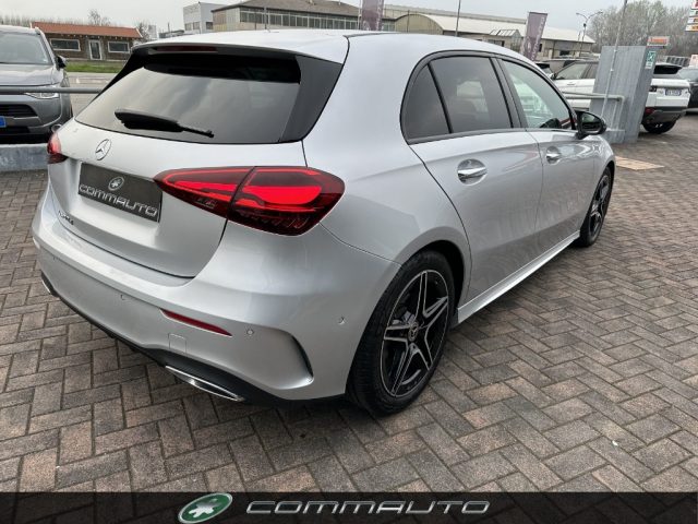 MERCEDES-BENZ A 200 d Automatic AMG Line Premium TETTO APRIBILE Immagine 2