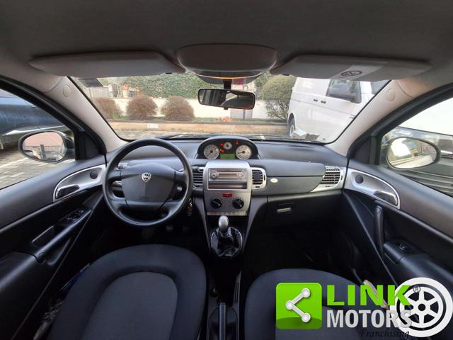 LANCIA Ypsilon 1.2 69 CV Unyca UNICO PROPRIETARIO NEOPATENTATI Immagine 3