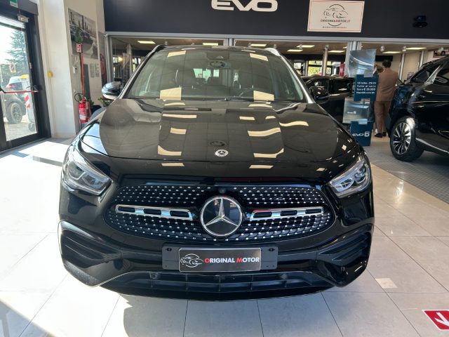 MERCEDES-BENZ GLA 180 d Automatic Premium Immagine 0