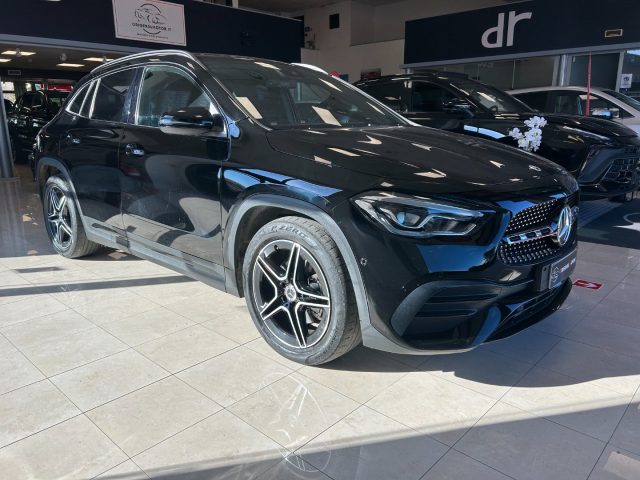 MERCEDES-BENZ GLA 180 d Automatic Premium Immagine 4