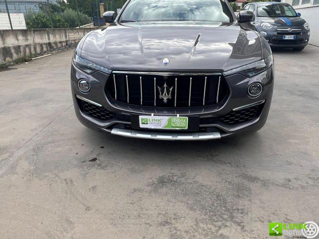 MASERATI Levante V6 3.0 350 CV AWD MODENA Immagine 4