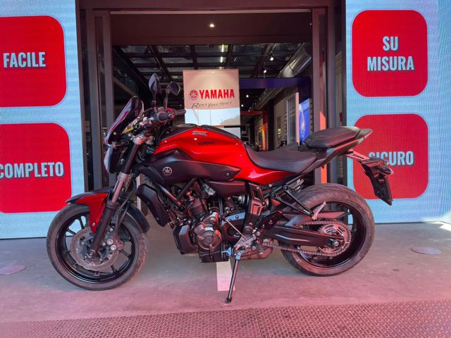 YAMAHA MT-07 . Immagine 3