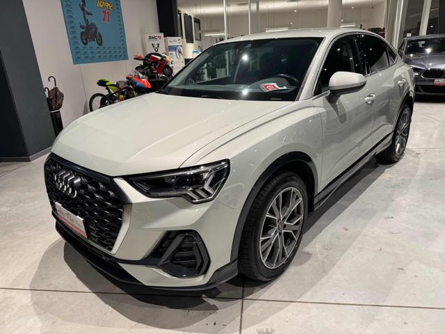 AUDI Q3 35 TFSI S tronic S line edition Immagine 2