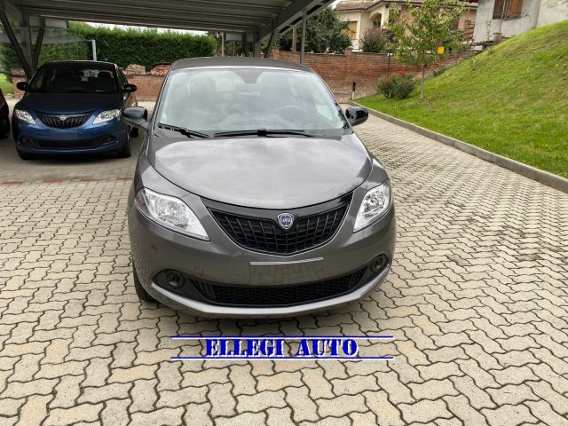 LANCIA Ypsilon PROMO FINANZ 1.0 5 porte Hybrid  Silver KM 0 2023 Immagine 1