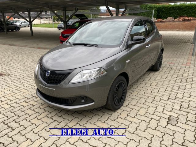 LANCIA Ypsilon PROMO FINANZ 1.0 5 porte Hybrid  Silver KM 0 2023 Immagine 3