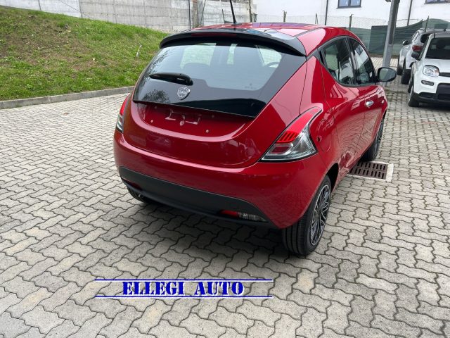 LANCIA Ypsilon PROMO FINANZ 1.0+5 POSTI Hybrid Oro KM 0 Immagine 1