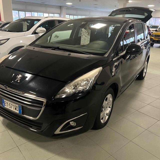 PEUGEOT 5008 1.6 HDi 115CV Active Immagine 0